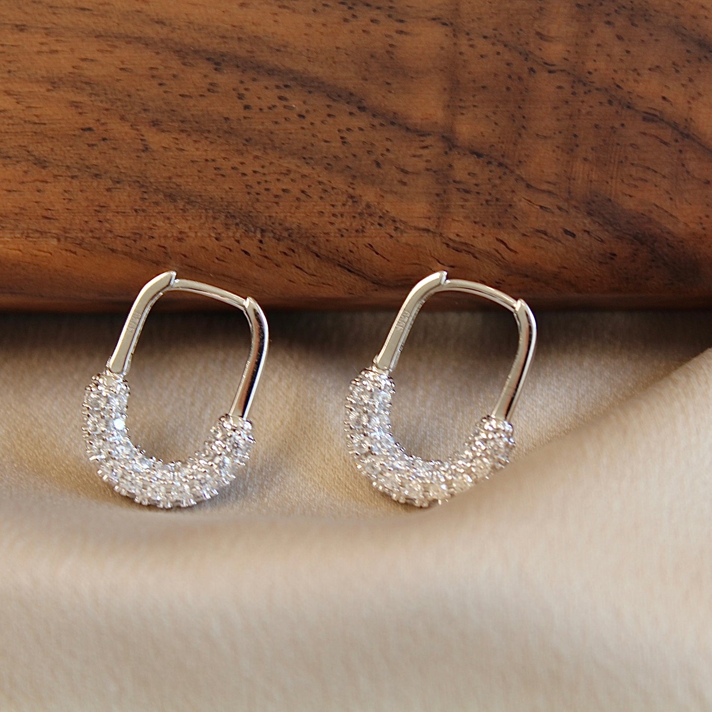 Starry U-Shape Earrings