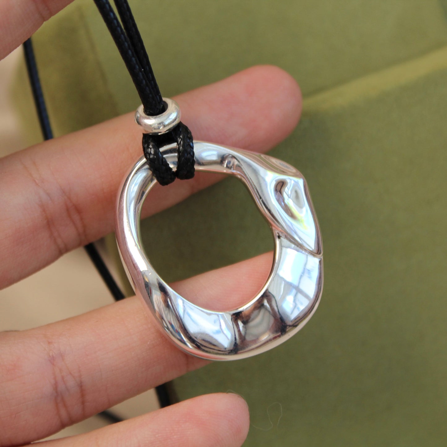 Minimal Loop Silver Necklace
