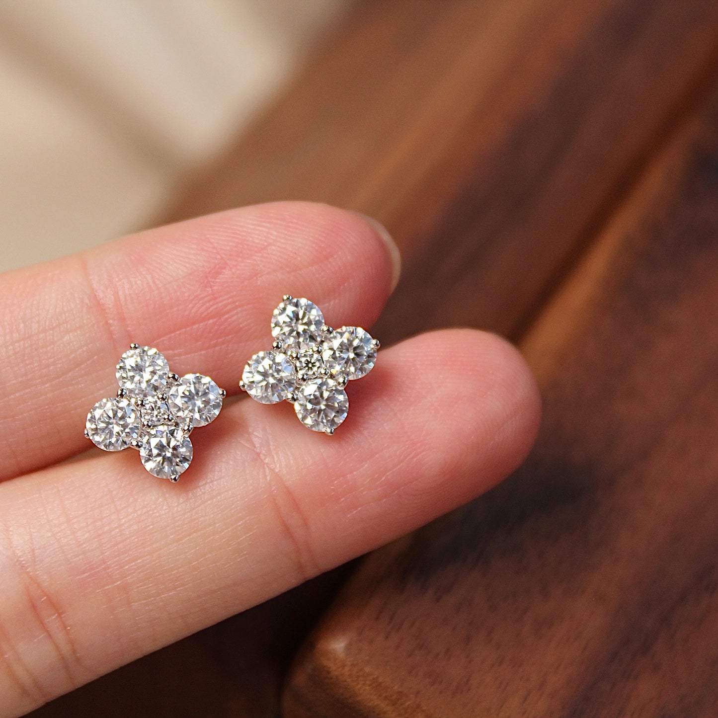 铂金Platinum PT950 Shiny Clover Earrings
