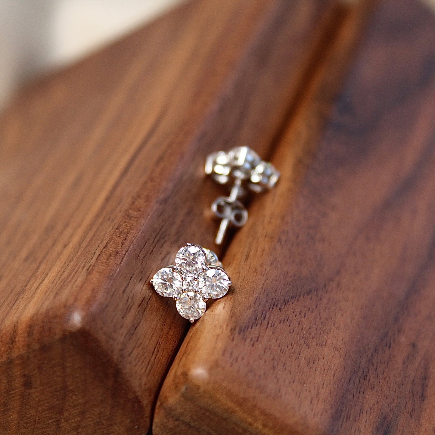 铂金Platinum PT950 Shiny Clover Earrings