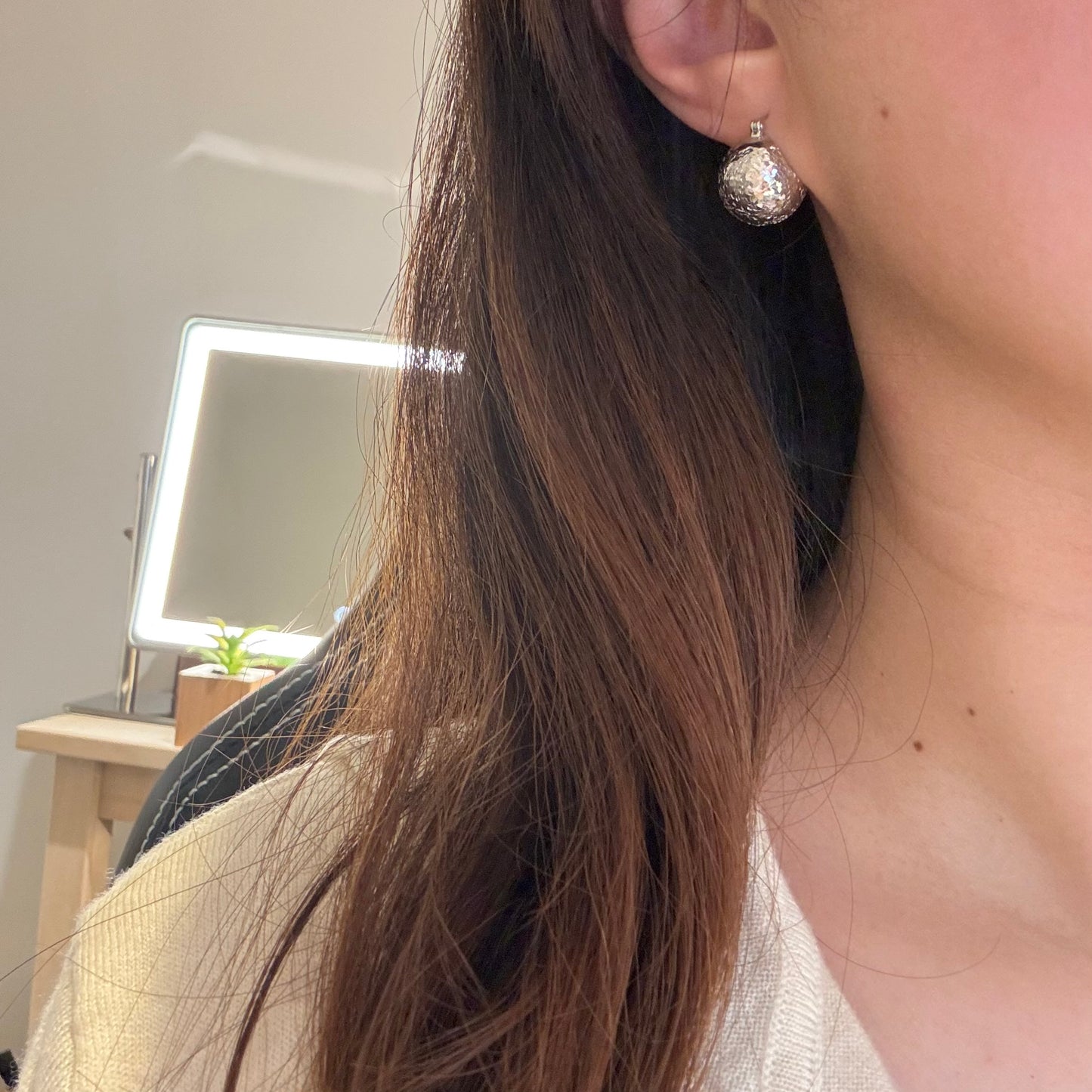 榛果碎冰冰 Crushed Ice Hoop Earrings