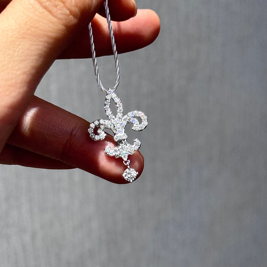 铂金Platinum Iris Flower Pendant