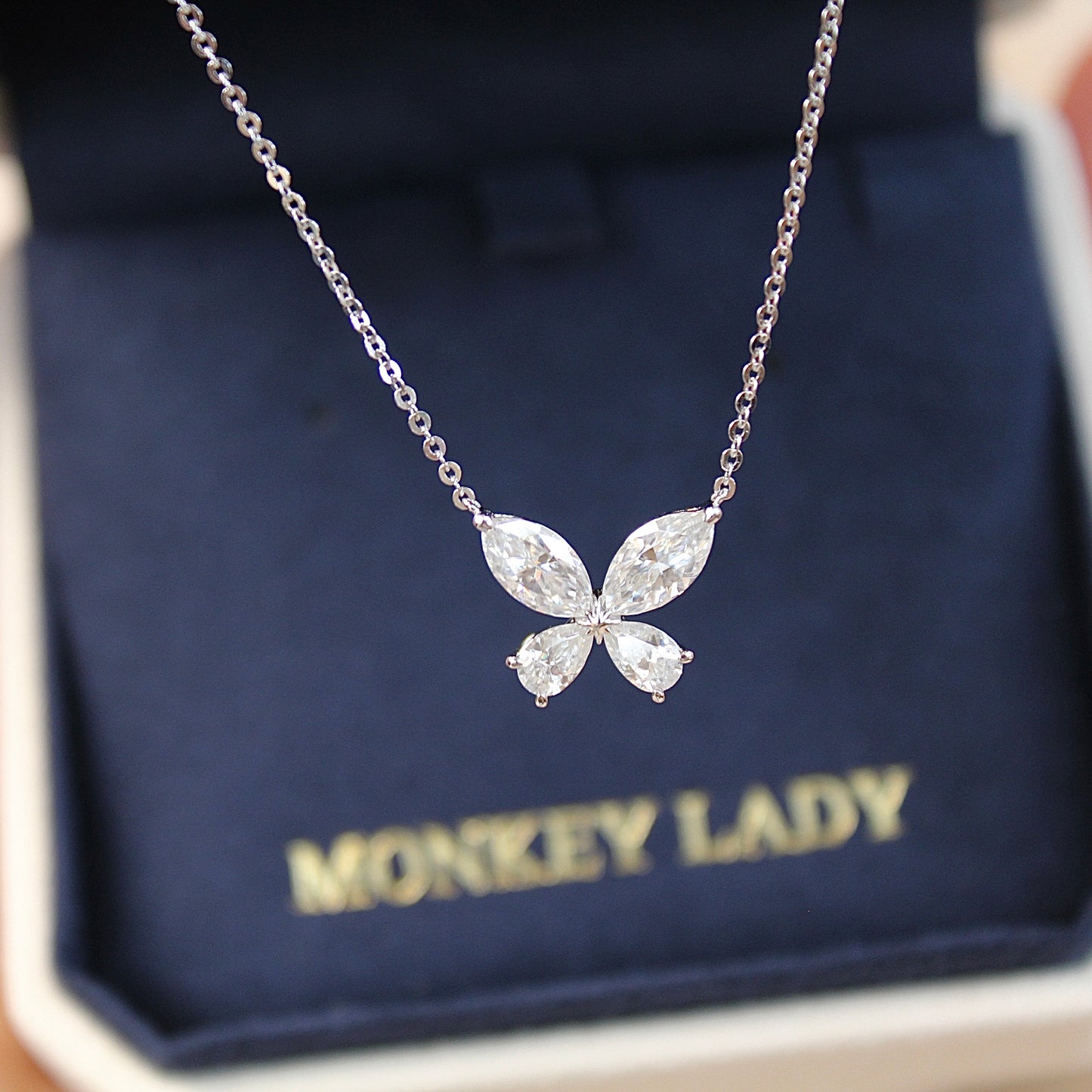 铂金Platinum PT950 Classic Butterfly Necklace