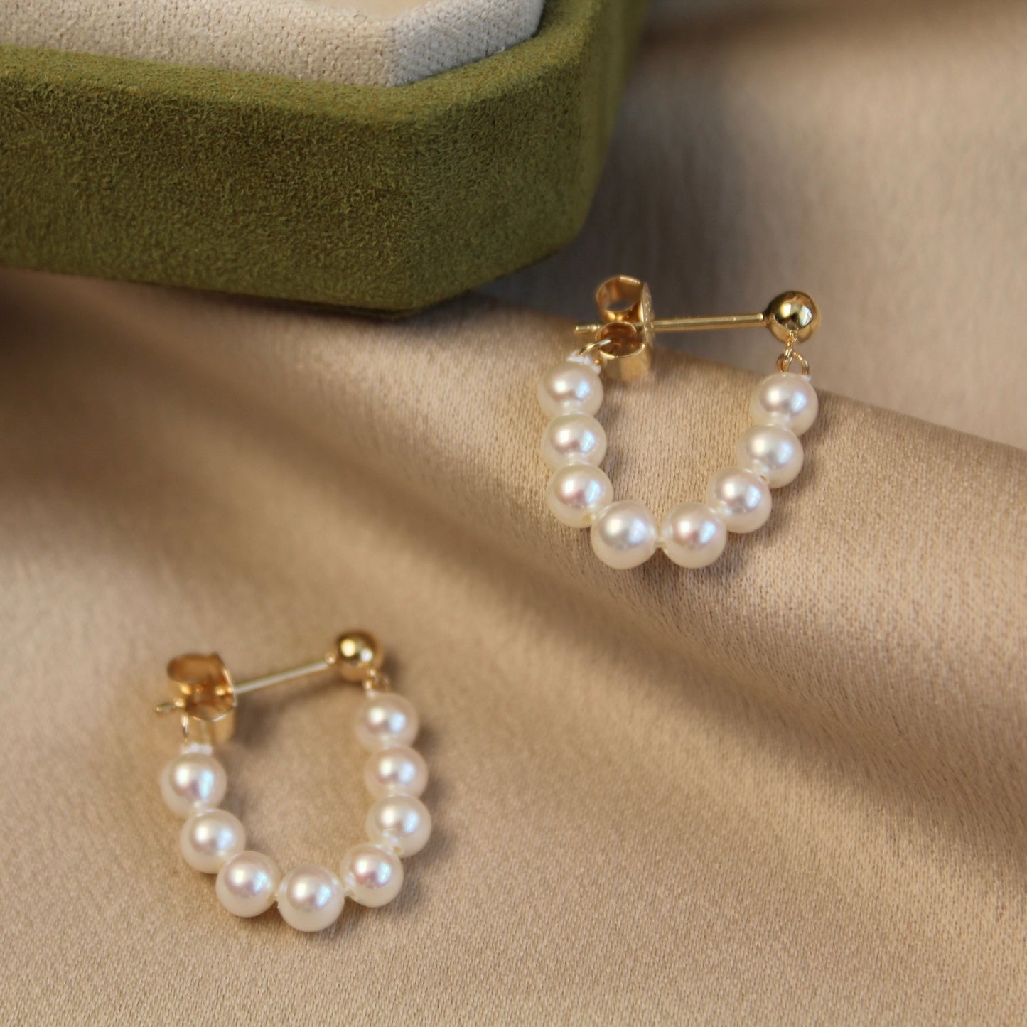 14K Solid Gold Round Pearl Hoop Earrings