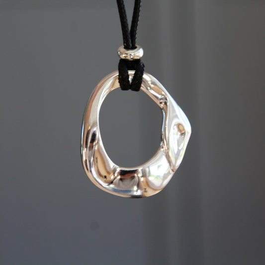 Minimal Loop Silver Necklace