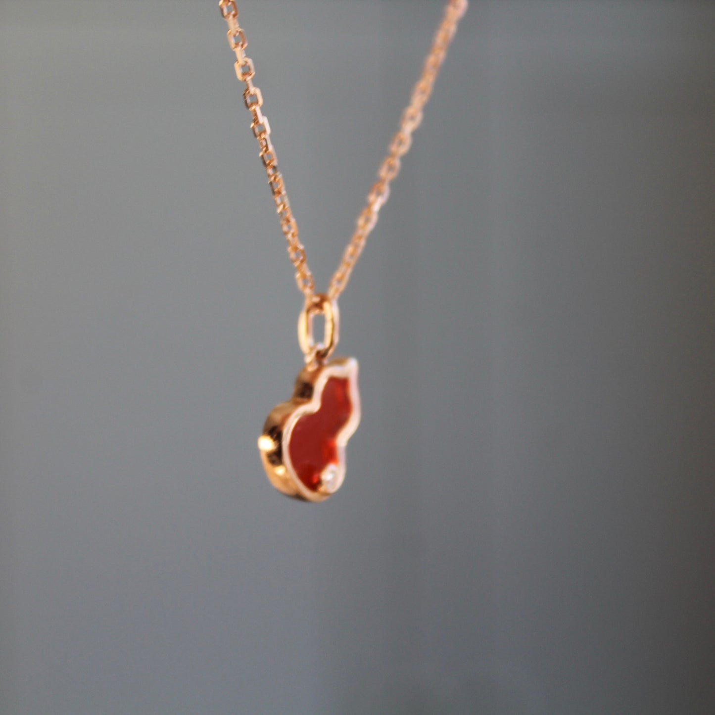 14K Solid Rose Gold Red Agate Hulu Necklace