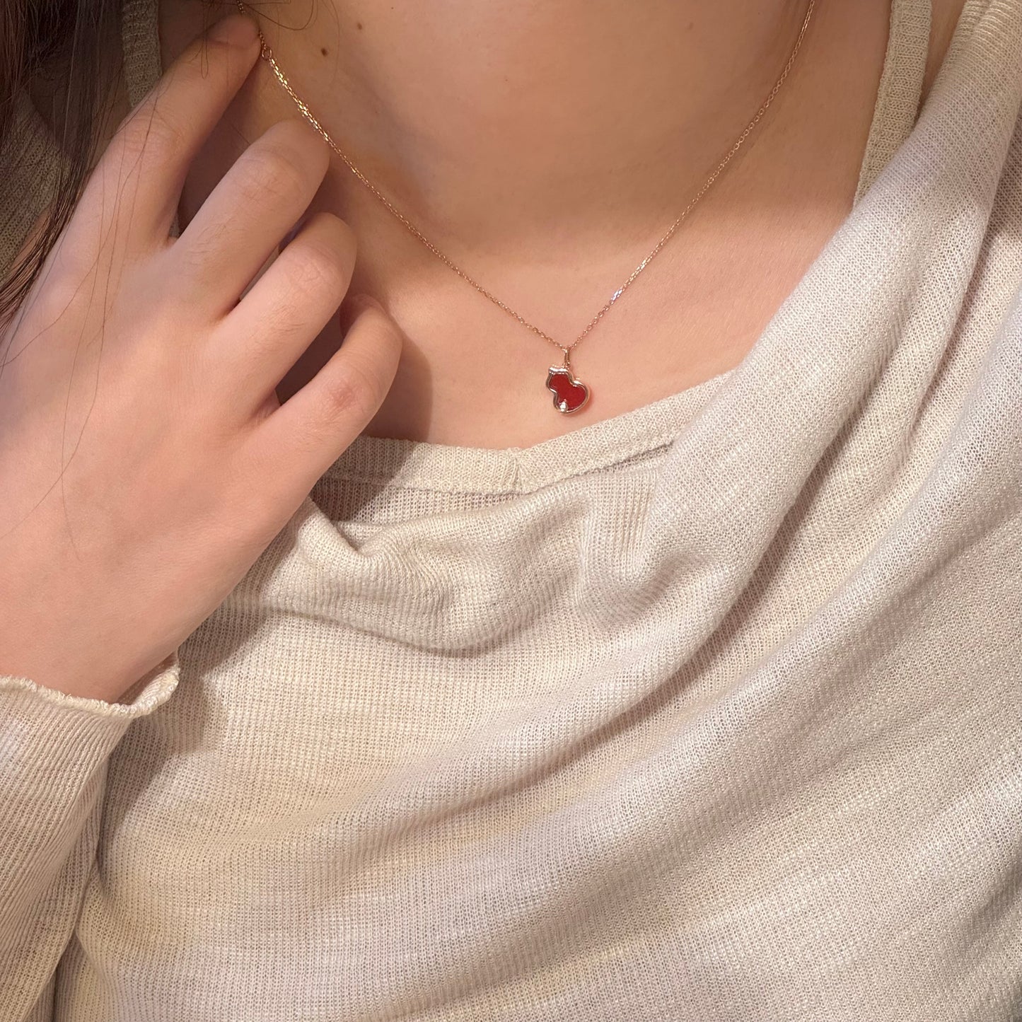 14K Solid Rose Gold Red Agate Hulu Pendant