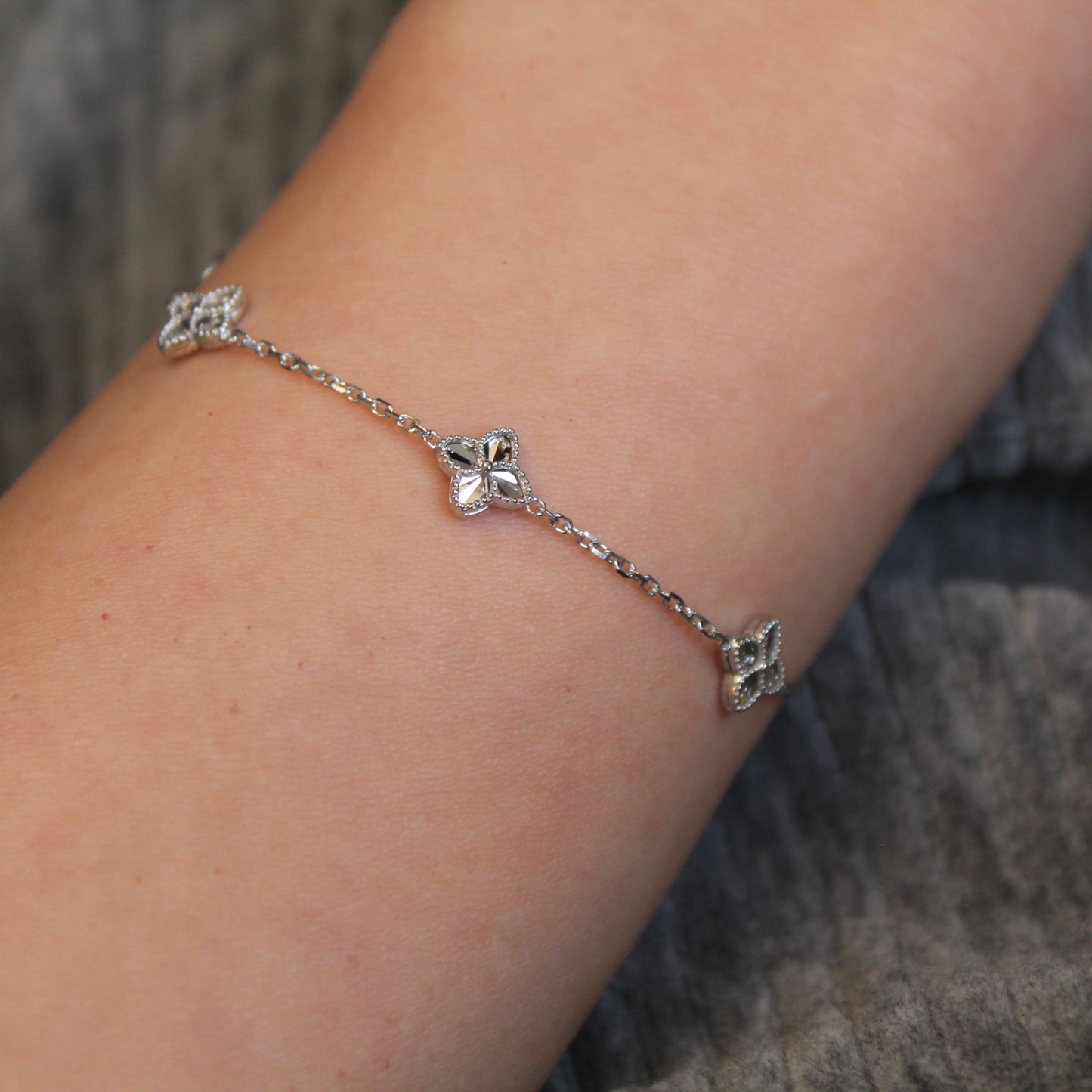 14K Solid White Gold Clover Bracelet 双面车花工艺