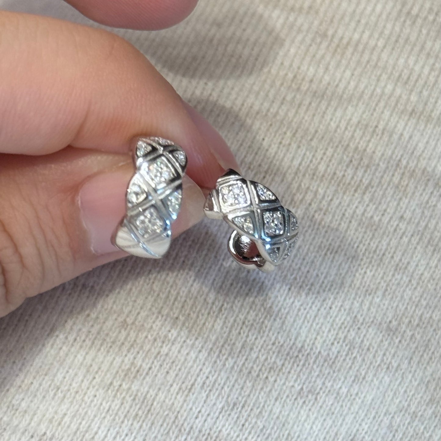 Plaid Moissanite C-Shape Earrings