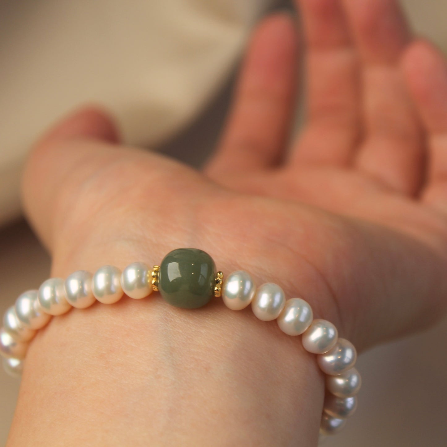 Natural Pearl and Jade Bracelet