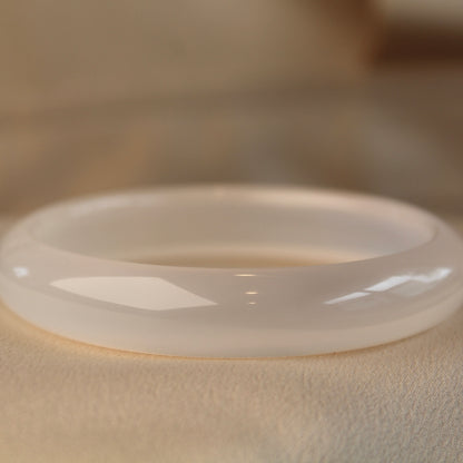 白月光玉髓手镯Bangle Bracelet