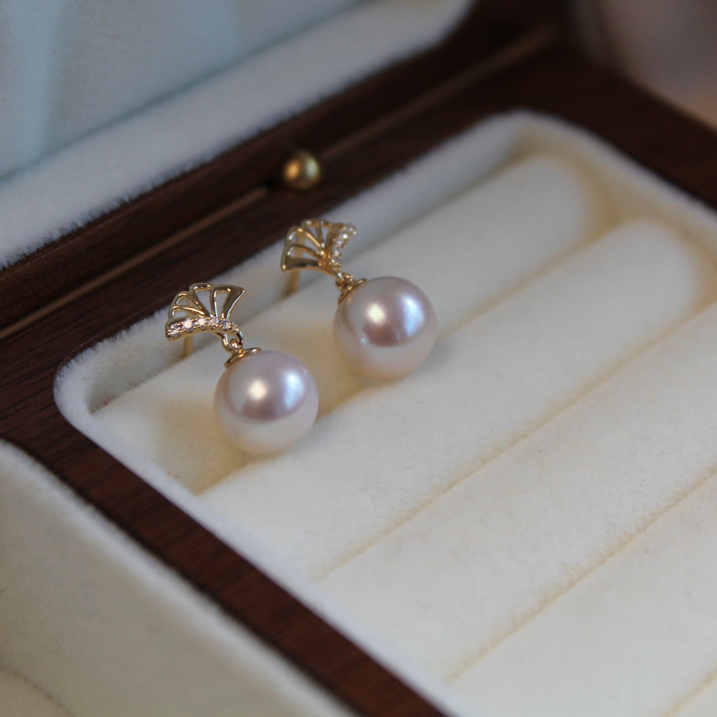 14K Solid Gold Ginkgo Leaf Natural Pearl Earrings
