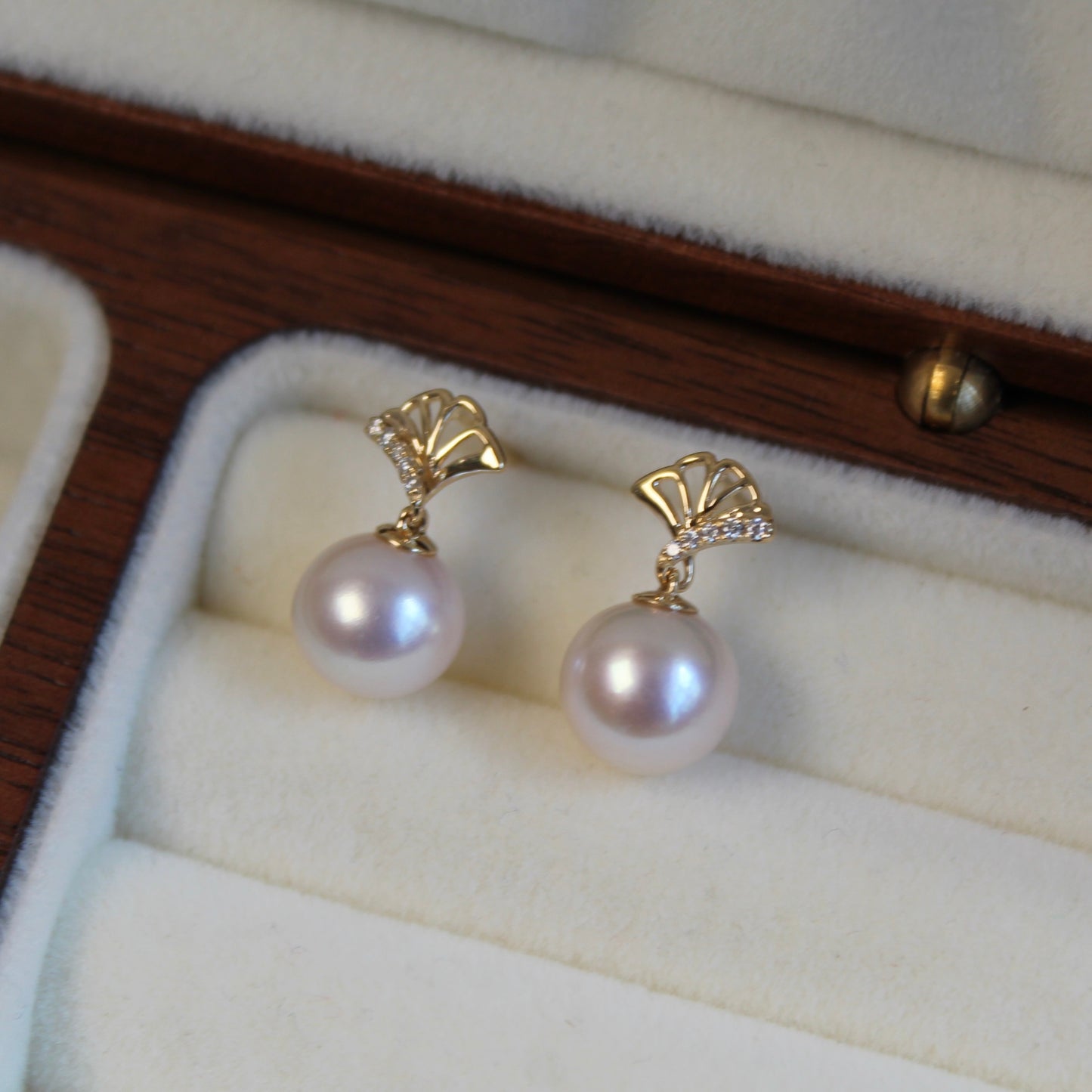 14K Solid Gold Ginkgo Leaf Natural Pearl Earrings