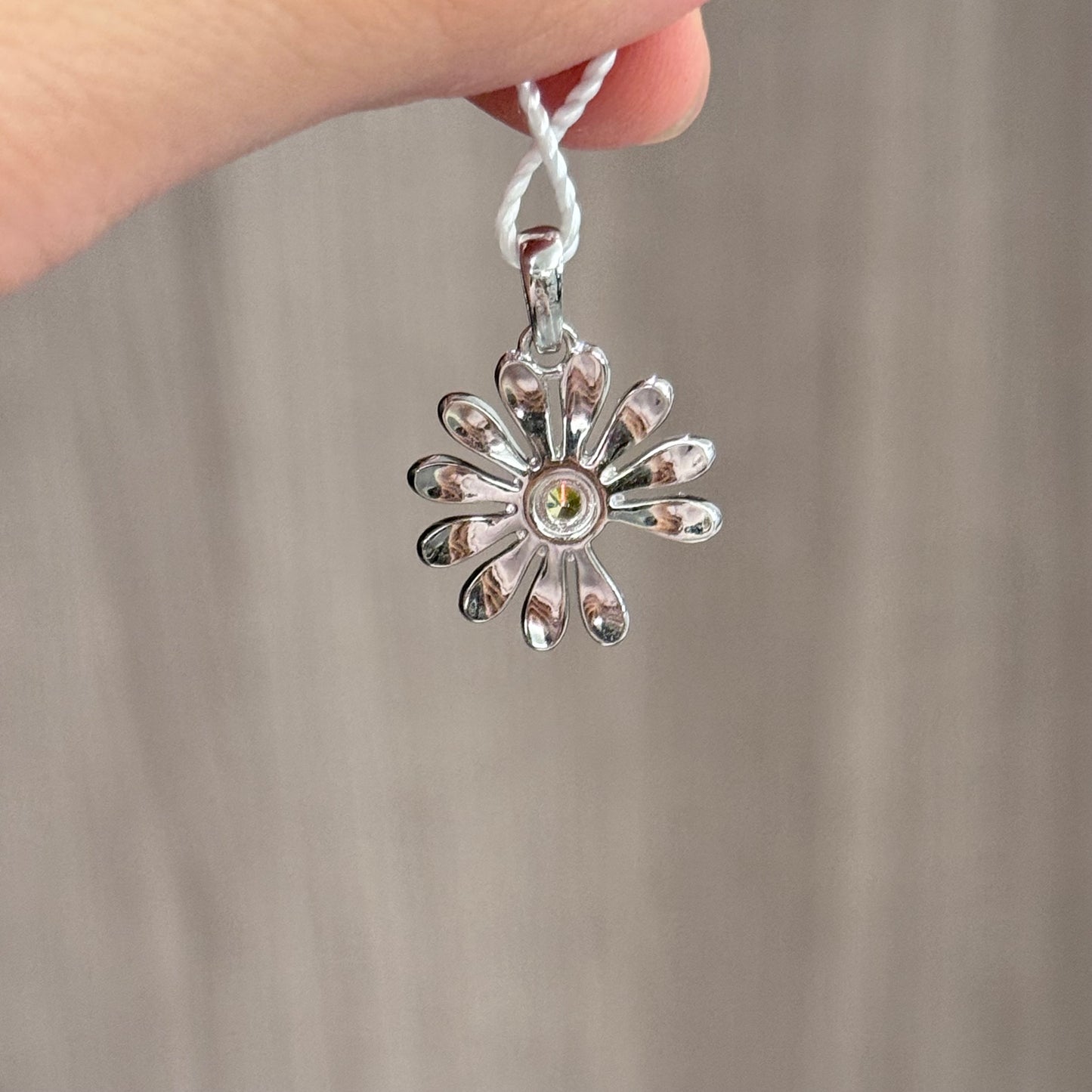 铂金Platinum Daisy Flower Pendant
