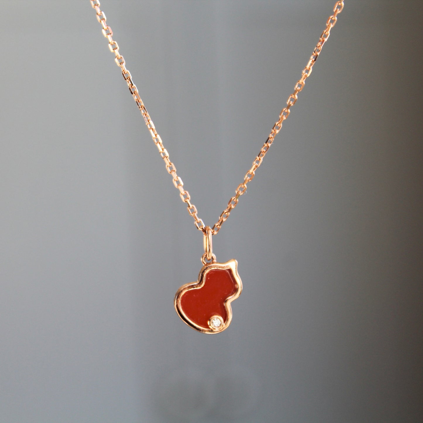 14K Solid Rose Gold Red Agate Hulu Necklace