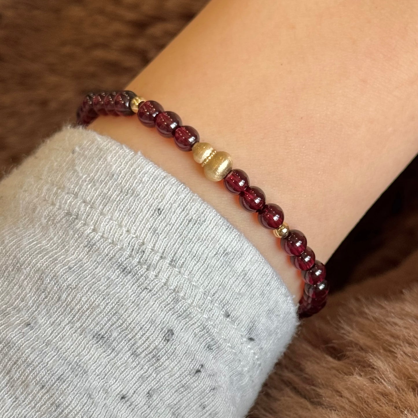 14K Solid Gold Natural Garnet Hulu Bracelet