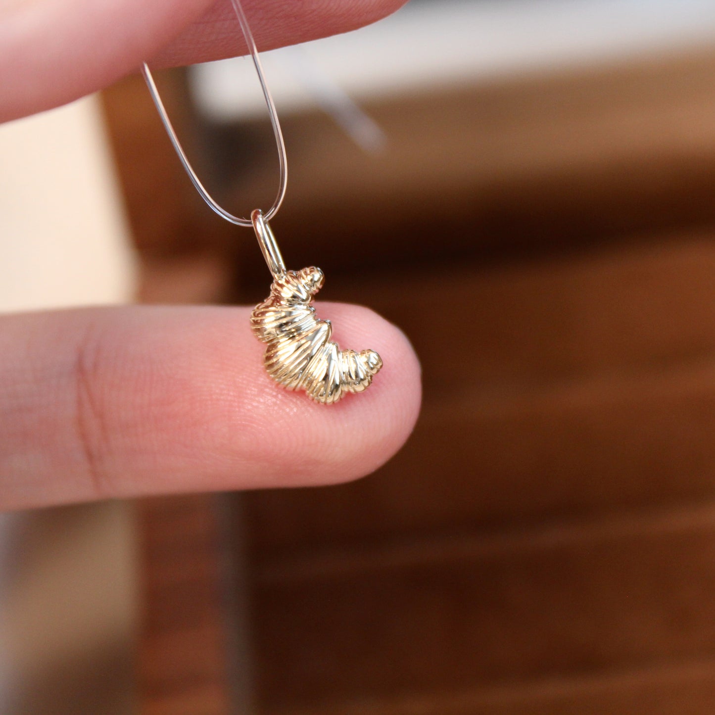 14K Solid Gold Croissant Pendant 牛角包
