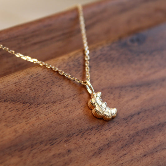14K Solid Gold Croissant Pendant 牛角包