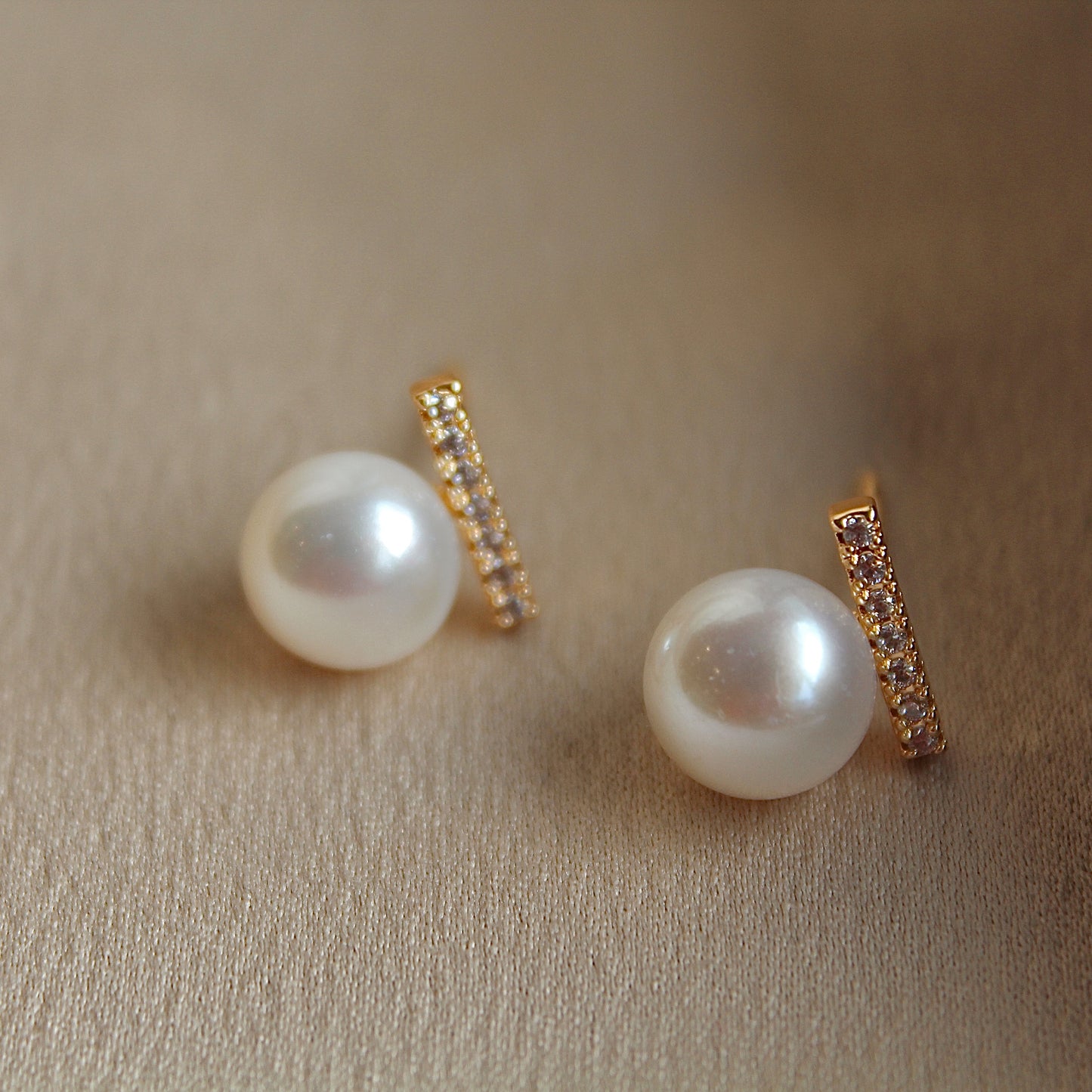 Balance Bar Pearl Earrings