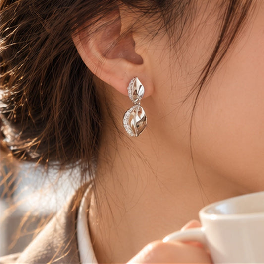 Twisted Mirror Finish Earrings